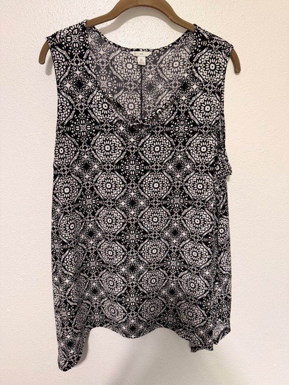 Est 1946 Tank Tunic Black White Geometric Pattern Drape Hem Womans XL